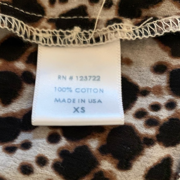 Xirena Leopard Leighton Top - Picture 5 of 6